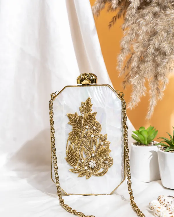 Elowen_Ivory_MOP_Clutch